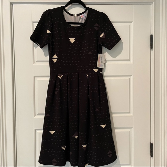 LuLaRoe Dresses & Skirts - LulaRoe Amelia dress, sz M, black, gray, cream